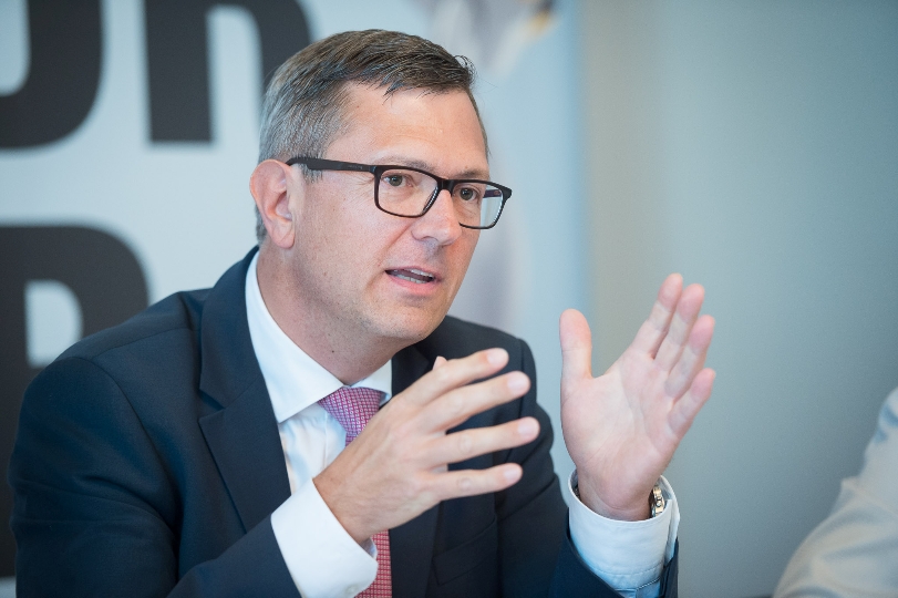 Fritz Lehr, kaufmännischer Geschäftsführer des Hafen Wien, bei der Pressekonferenz zur Hafen-Wien-Bilanz 2016