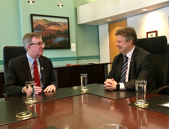 Wohnbaustadtrat Michael Ludwig im Gespräch mit Jim Watson, Bürgermeister von Ottawa