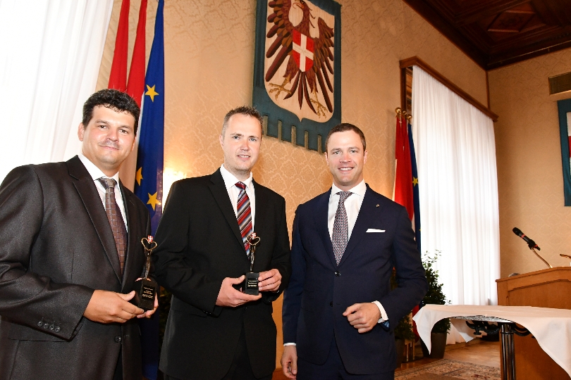 v.l.n.r.: Andreas Sandriesser, Klaus Doskozil und Vizebürgermeister Johann Gudenus im Rathaus-Wappensaal.