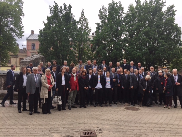 Delegationen aus vielen Ländern Europas gedenken den in Riga ermordeten Opfern des Holocaust,