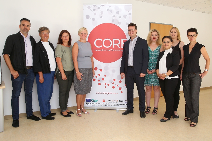 Stadträtin Sandra Frauenberger und Stadtrat Jürgen Czernohorszky mit den CORE-ProjektpartnerInnen