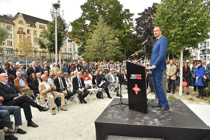 Stadtrat Andreas Mailath-Pokorny und Stadtrat Michael Ludwig eröffnen das Mahnmal Aspangbahnhof