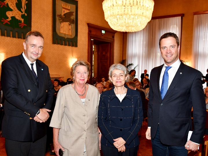 Vizebürgermeister Gudenus (re.) mit UNESCO Generaldirektorin Bokovaund, Präsidentin von Blue Shield Austria Stenzel und Präsident von Blue Shield International Habsburg Lothringen.