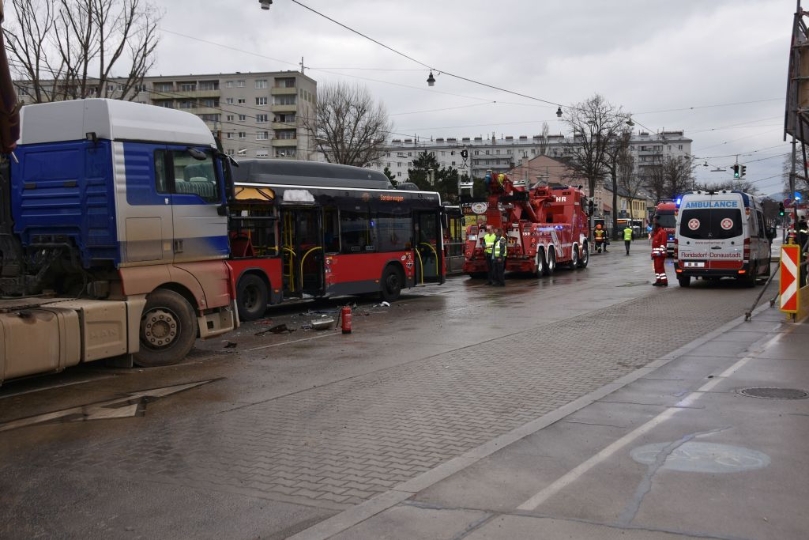 Verkehrsunfall in Wien-Donaustadt