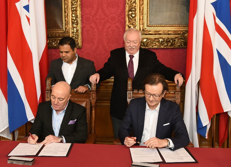 Bürgermeister Michael Häupl empfängt den Vizebürgermeister von London, Rajesh Agrawal, anlässlich der Unterzeichnung einer „Start-up-Kooperation“ (Rathaus, Roter Salon)