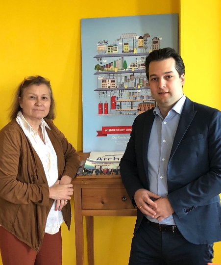 Vizebürgermeister Dominik Nepp mit Abteilungsleiterin Brigitte Rigele