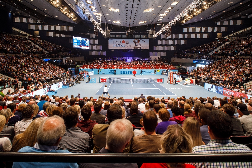 Ein Tennis-Match am Center Court der Wiener Stadthalle bei den Erste Bank Open