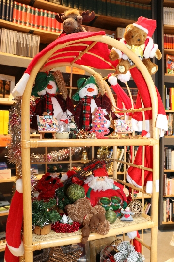 Weihnachtliches Secondhand-Shoppingvergnügen im 48er-Tandler
