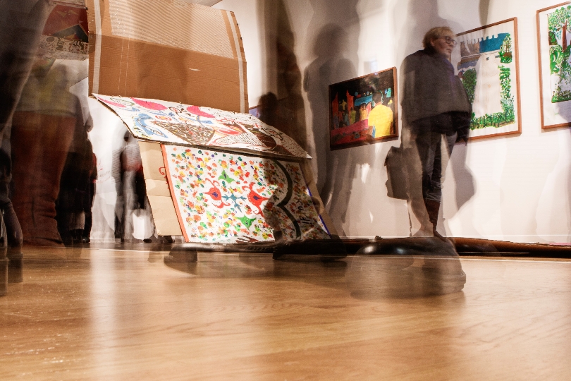 Nurten Yılmaz und Matti Bunzl bei der Ausstellungseröffnung „Der fliegende Teppich. Bitte bleib in Wien“, die bis 3. Februar im Wien Museum zu sehen ist.