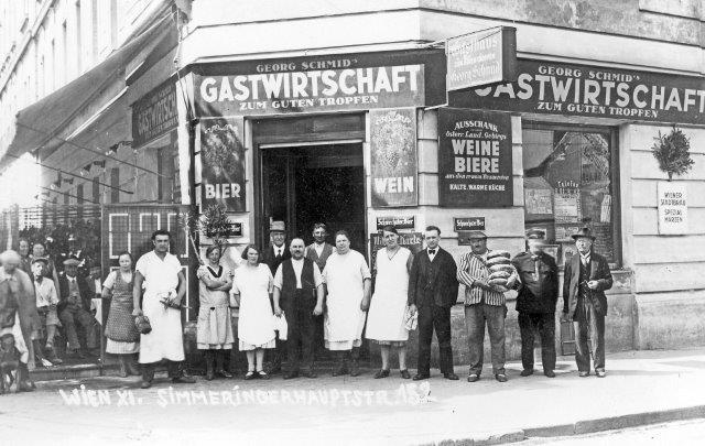 Um 1930 in Simmering: Gasthaus "Zum guten Tropfen"