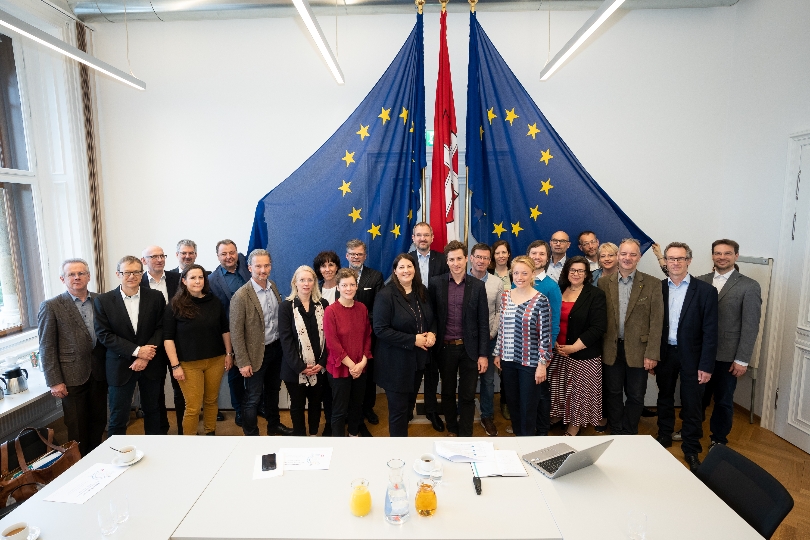 Kick-Off für das EU-Projekt „RenoBooster“ mit ExpertInnen-Fachbeirat und VertreterInnen der Stadt Wien