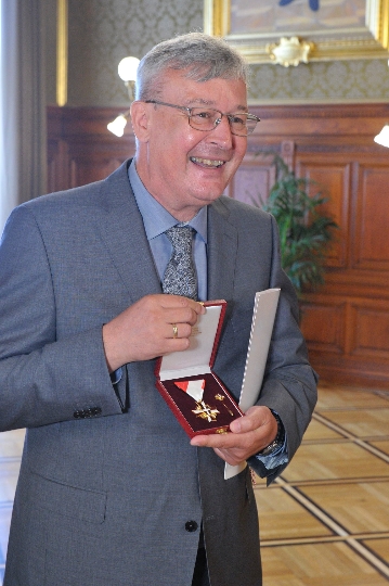 Dr. Peter Tscherkassky