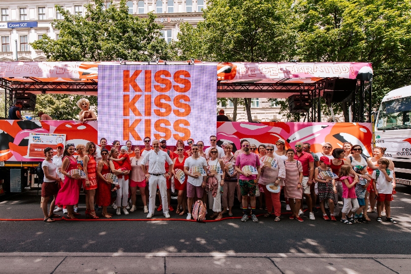 Regenbogenparade in Wien: Der WienTourismus holte JournalistInnen, Influencer und Reiseveranstalter zur EuroPride nach Wien.
