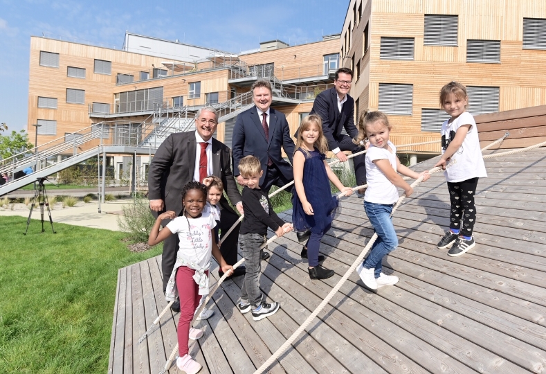 Heute wurde der innovative Bildungscampus von Bürgermeister Michael Ludwig und Bildungsstadtrat Jürgen Czernohorszky offiziell eröffnet.