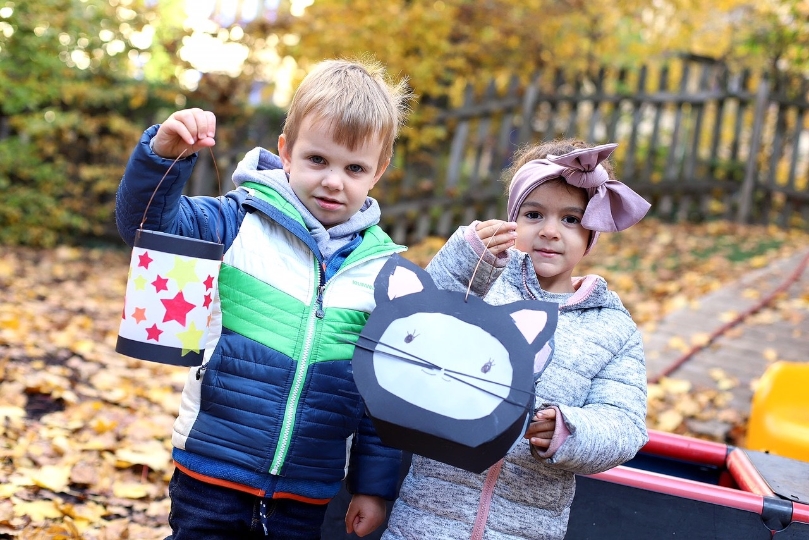In den vergangenen Wochen wurden in den Wiener Kindergärten mit viel Vorfreude bunte und kreative Laternen von den Kindern gestaltet. Auch dieses Jahr finden rund um den 11. November Laternenfeste statt