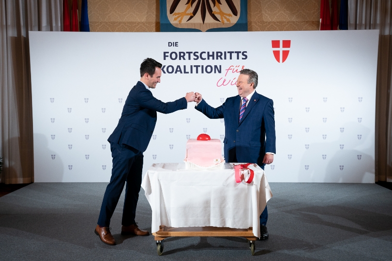 Bürgermeister MIchael Ludwig und NEOS-Chef Christoph Wiederkehr präsentieren die Koalitionsvereinbarung
