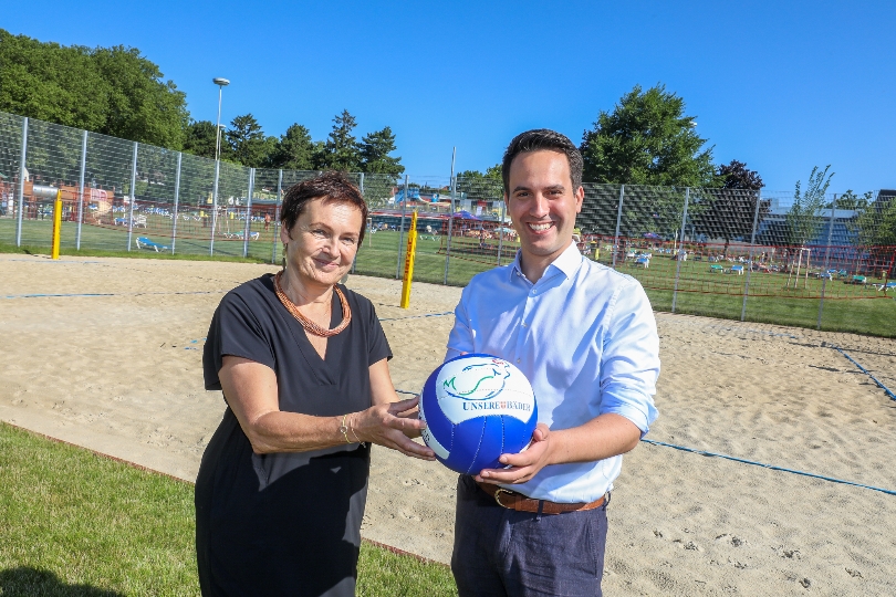 Im Ottakringer Bad gibt es neue Sportplätze: 2 Beachvolleyballplätze, 2 Kleinfeldfußballplätze und ein Beachsoccerplatz stehen zur Verfügung.