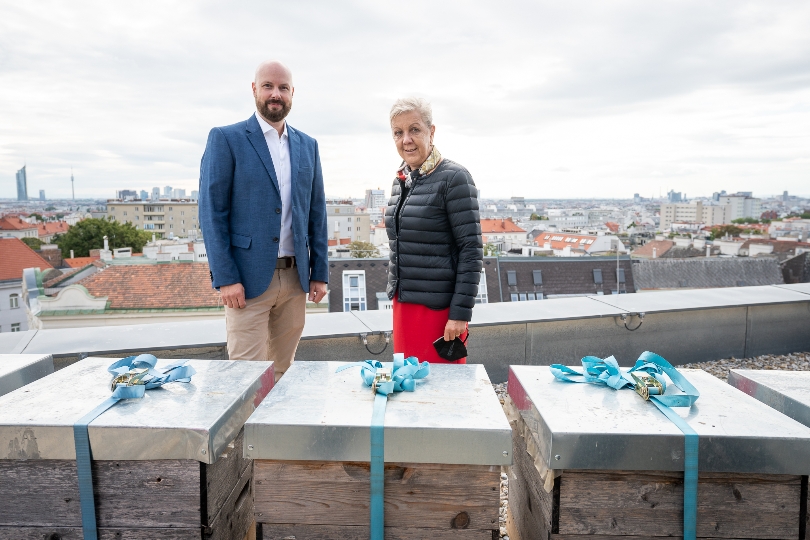base-Geschäftsführer Thomas Lebinger mit Wien Holding-Geschäftsführerin Sigrid Oblak.