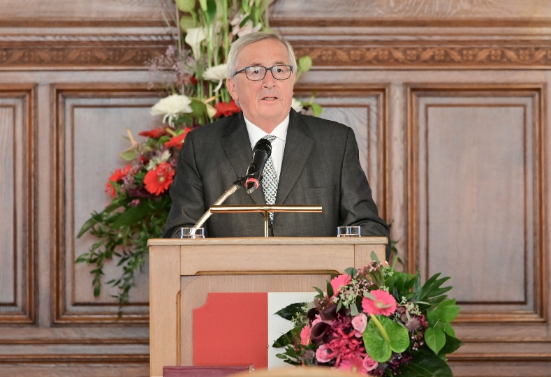Bürgermeister Ludwig überreichte Auszeichnung an ehemaligen Präsidenten der Europäischen Kommission und langgedienten Luxemburger Regierungschef