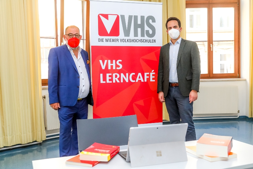 Mit Vizebürgermeister Wiederkehr und VHS GF Herbert Schweiger