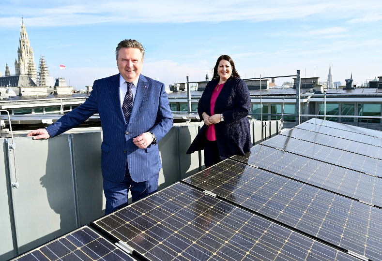 Bürgermeister Michael Ludwig und Vizebürgermeisterin Kathrin Gaal setzen durch die Erleichterungen bei der Installierung von Photovoltaikanlagen einen weiteren Schritt der Smart City Klima-Strategie um.