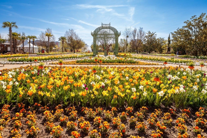 Die Wiener Stadtgärten laden von Samstag, den 8. bis Montag, den 10. April 2023 zu den Oster-Feierlichkeiten in die Blumengärten Hirschstetten ein.
