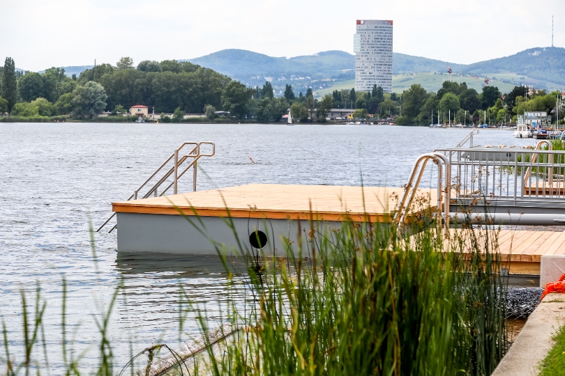 Neuer Badesteg an der Alten Donau