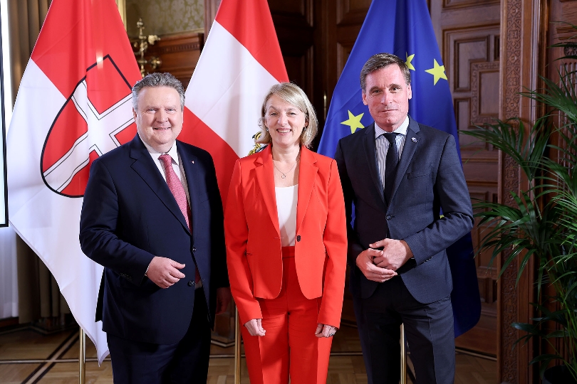 V.l.: Bürgermeister Michael Ludwig, Evelyn Regner, Vizepräsidentin des Europäischen Parlaments und Oliver Röpke, Präsident des Europäischen Wirtschafts- und Sozialausschusses.