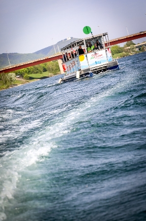 Copa Cruise fährt auf der Neuen Donau.