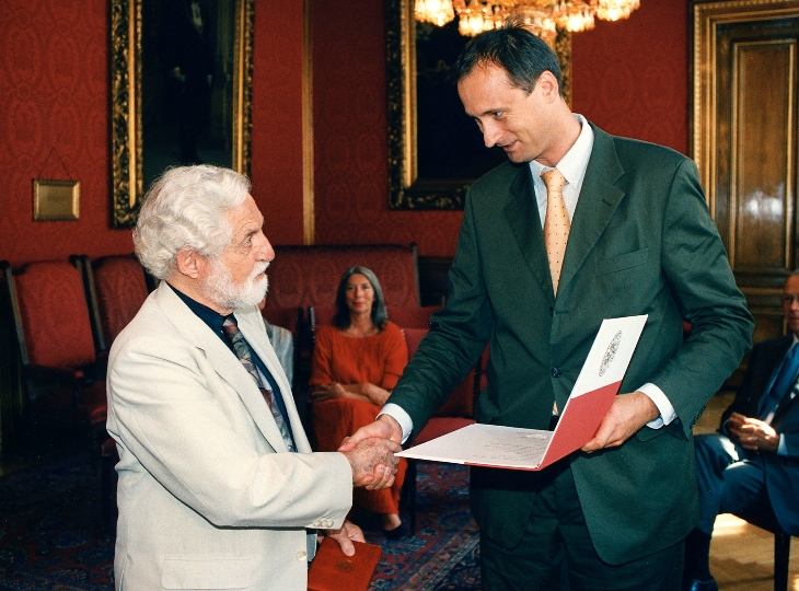 Überreichung der Ehrenmedaille der Bundeshauptstadt Wien in Gold an Prof. Dr. Carl Djerassi durch StR. Dr. Andreas Mailath-Pokorny