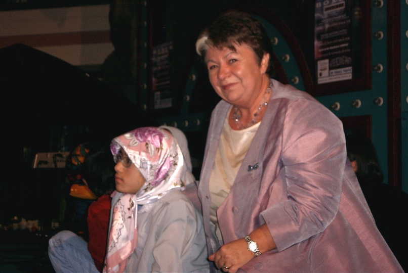 Eröffnung der Benefizgala "Kinder in Afghanistan" in der Lugner City durch Prof. Erika Stubenvoll