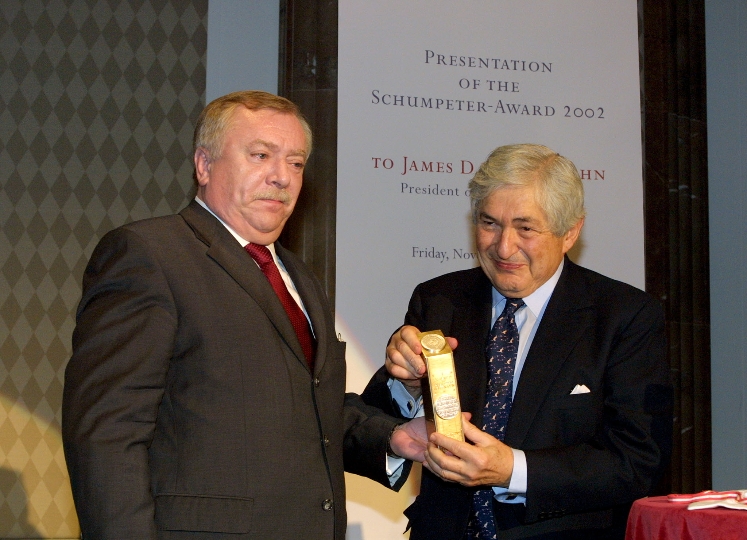 Überreichung des Schumpeter-Preises 2002 an James D. Wolfensohn durch Bürgermeister Dr. Michael Häupl