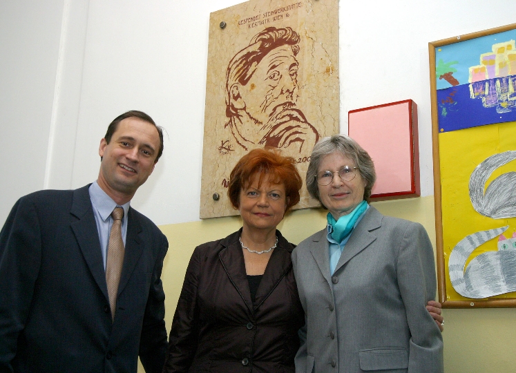 v.li.n.re.: StR. Dr. Andreas Mailath-Pokorny, BV Ernestine Grassberger und die Tochter von Marie Jahoda