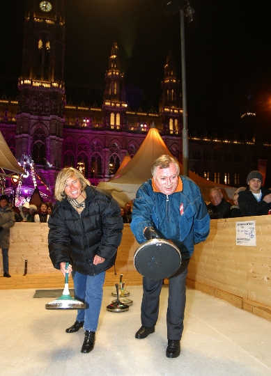 Eröffnung des Wiener Eistraums am Rathausplatz mit Bgm. Dr. Michael Häupl und Vbgm. Grete Laska