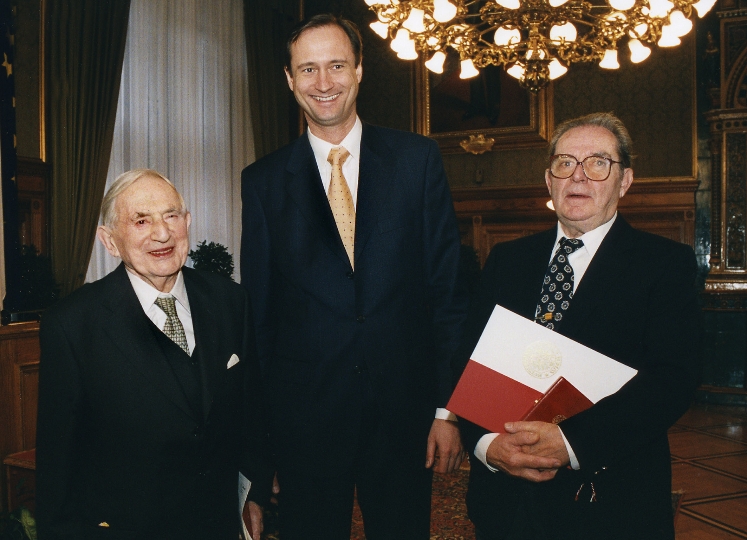 v.li.n.re.: Prof. Erwin Weiss, StR. Dr. Andreas Mailath-Pokorny und Prof. Hans Grötzer