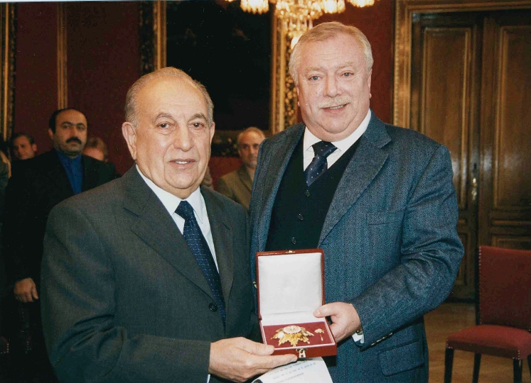 Überreichung des Goldenen Ehrenzeichens für Verdienste um das Land Wien an Moghaddam Abbas Rahimi durch Landeshauptmann Dr. Michael Häupl