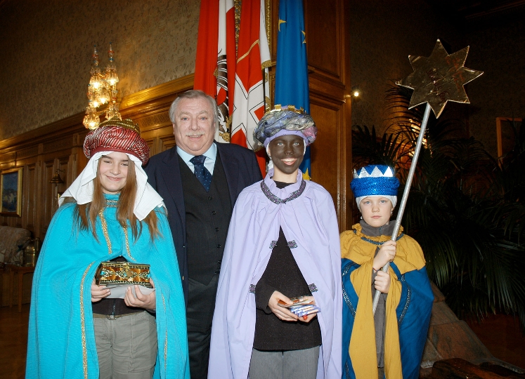 Die Heiligen Drei Könige zu Besuch bei Bürgermeister Dr. Michael Häupl