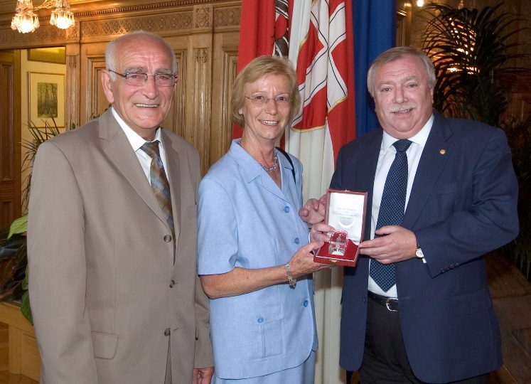 Bürgermeister Dr. Michael Häupl mit Jeanne und Andre Rijk