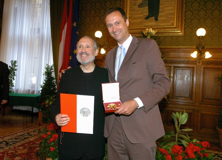 Überreichung des Goldenen Ehrenzeichens für Verdienste um das Land Wien an Neil Shicoff durch StR. Dr. Andreas Mailath-Pokorny