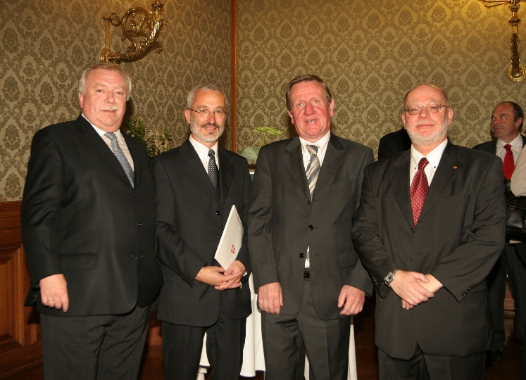 v.li.n.re.: Bürgermeister Dr. Michael Häupl, Dr. Erich Hechtner, Magistratsdirektor Dr. Ernst Theimer und Dr. Alois List