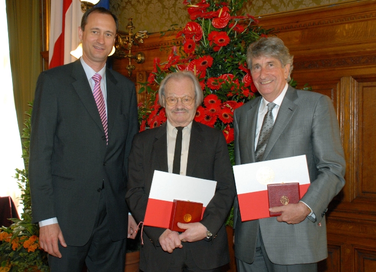v.li.n.re.: StR Dr. Andreas Mailath-Pokorny, Univ.-Prof. Dr. Friedrich Cerha und DI Günter Rhomberg
