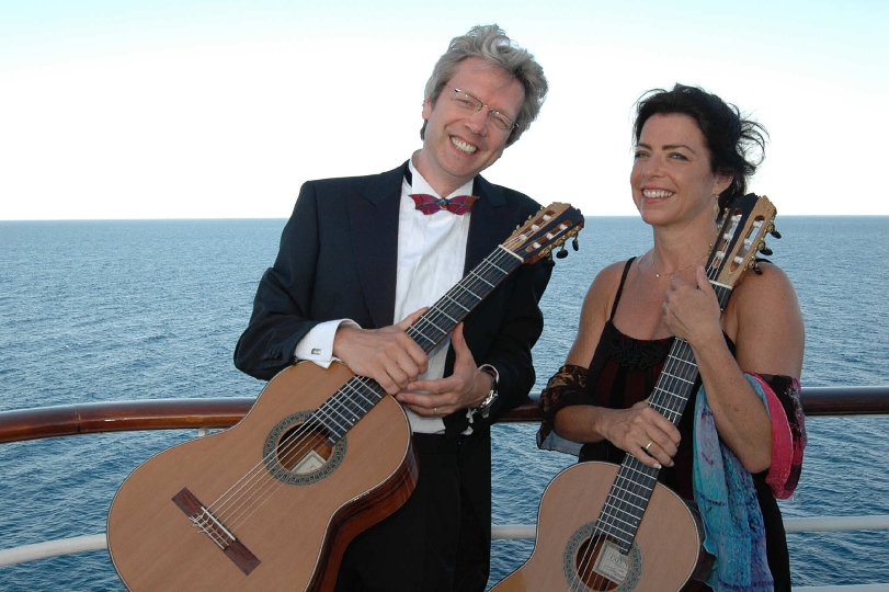 Auch das "Amadeus Guitar Duo", hinter dem Dale Kavanagh und Thomas Kirchhoff stehen und bereits seit 1991 als Ensemble durch die Welt touren, ist beim heurigen Gitarre-Festival in Wien mit dabei