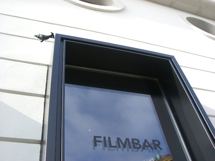 Der neue Eingang zur Filmbar des Österreichischen Filmmuseums mit Zyphius