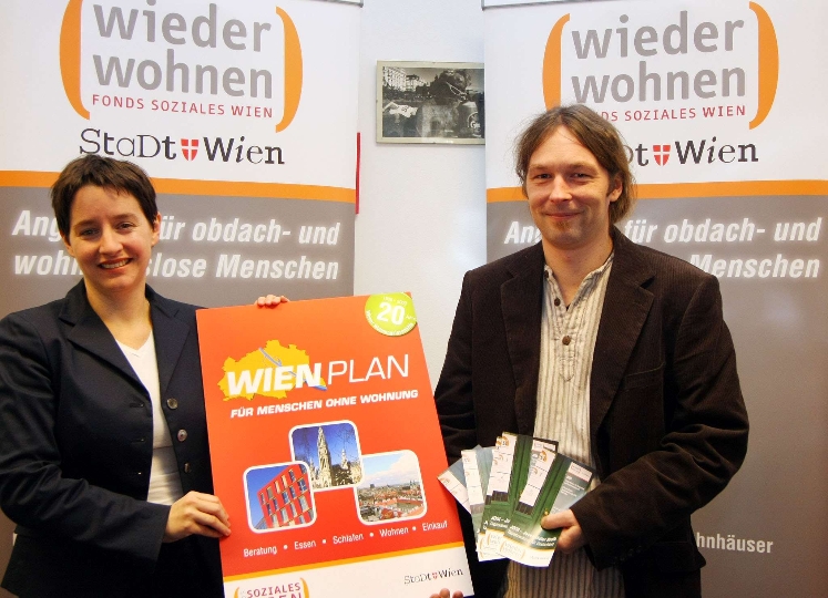 StRin. Mag.a Sonja Wehsely und Alexander Minich, Leiter der JOSI, präsentieren den neuen Wien-Plan für Menschen ohne Wohnung