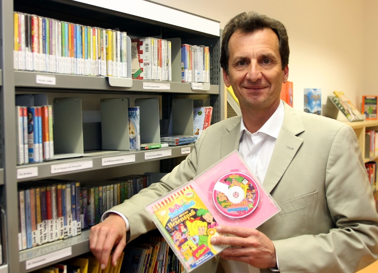 StR. Christian Oxonitsch bei der Eröffnung der Bücherei-Zweigstelle Wieden