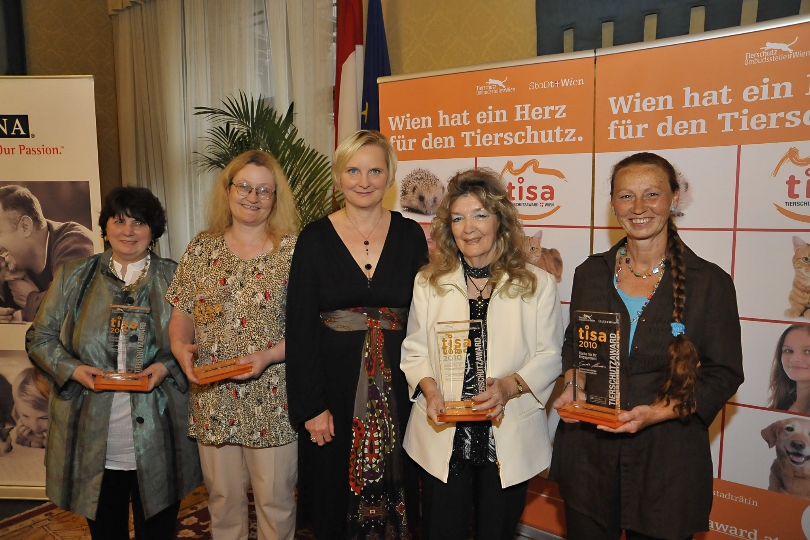 tisa - Tierschutzaward 2010 Preisverleihung - v.li.n.re. Evelyn Kolar, Dr. Gabriele Schaden, StRin Sandra Frauenberger, Margareta Smetana und Martina Berthold