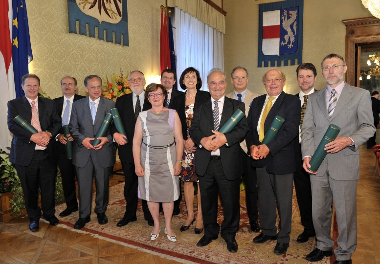 Die Zweite Präsidentin des Wiener Landtages Marianne Klicka bei der Dekretüberreichung