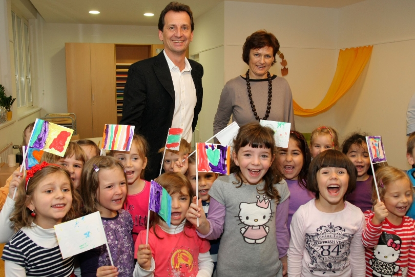 Stadtrat Christian Oxonitsch eröffnet den neue Kindergarten in der Degengasse
