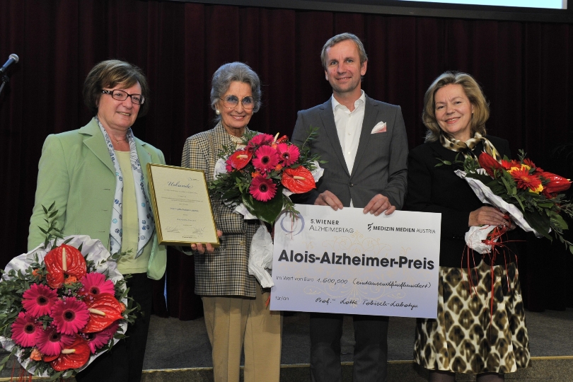 Als diesjährige Preisträgerin wurde Frau Prof. Lotte Tobisch-Labotyn (Zweite von links neben Landtagspräsidentin Klicka)gewählt