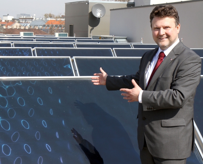 Stadtrat Ludwig: "Auch bei Neubauten erreicht die MA 34 - beispielsweise durch den Einsatz von Solarenergie - hohe CO2-Einsparungen." 